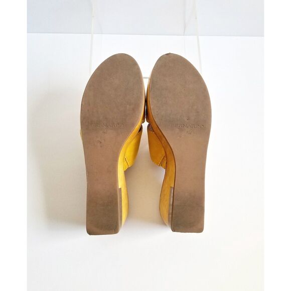 BERNARDO Kara Wedge Sandals Yellow Suede Leather Sz 8 Slip On Platform - Picture 9 of 11